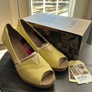 TOMS  peep toe wedges